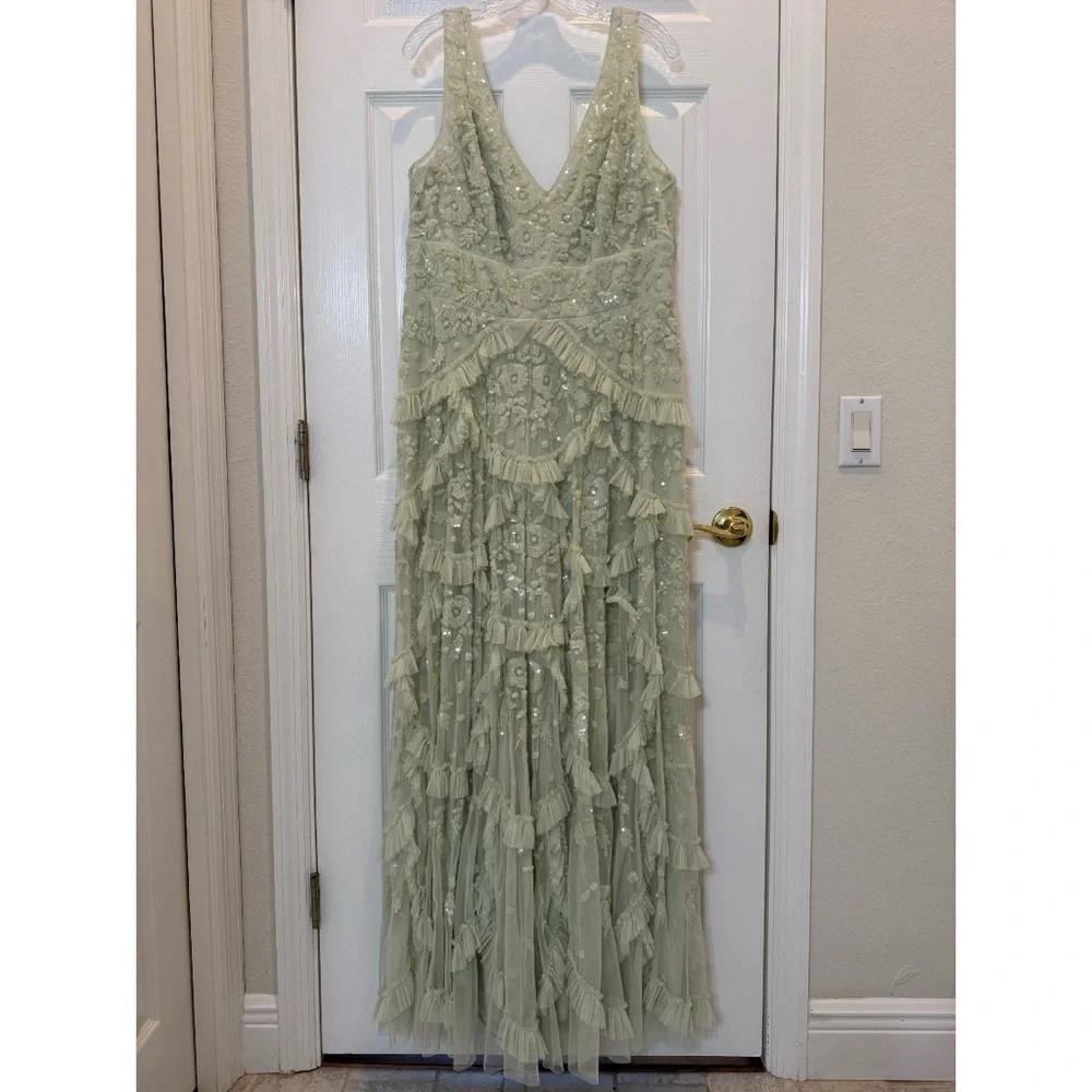 Mac Duggal 9162 Green Sequined Scallop Ruffle Tiered V-Neck Gown Size 16 NWT